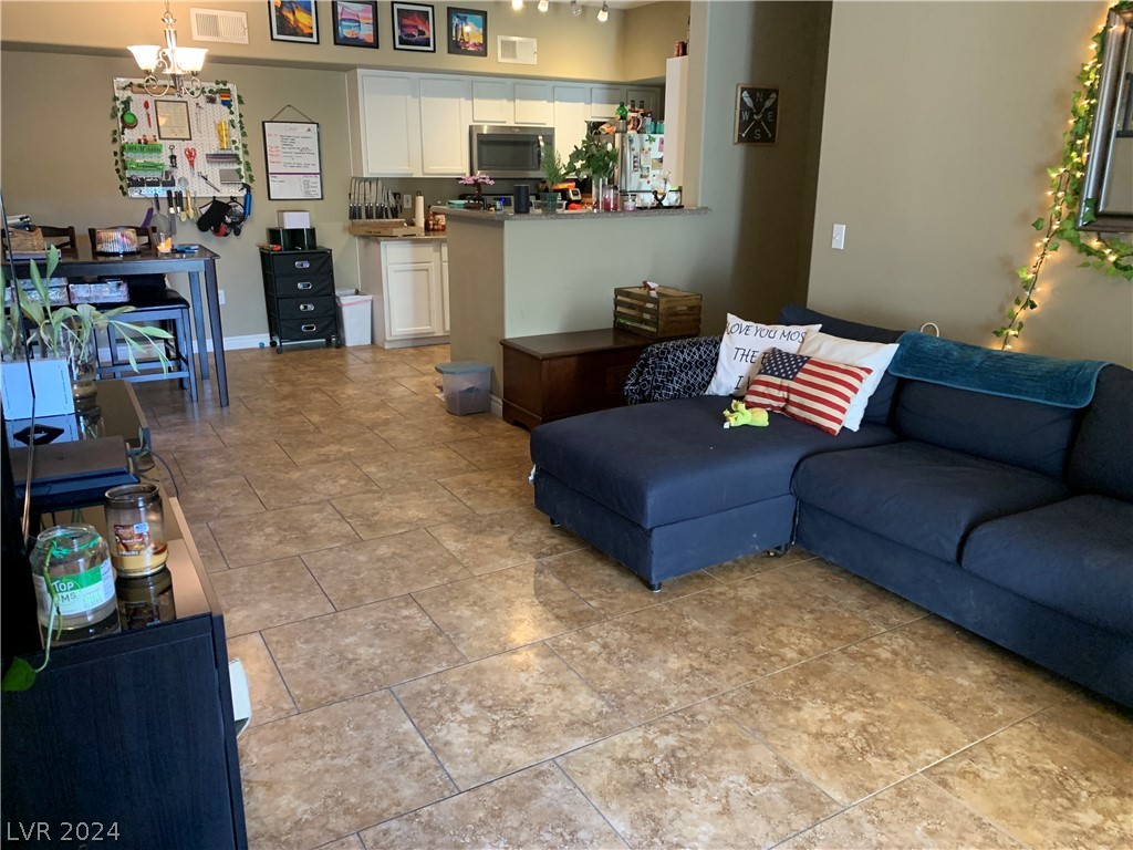 2615 West Gary Avenue 2077