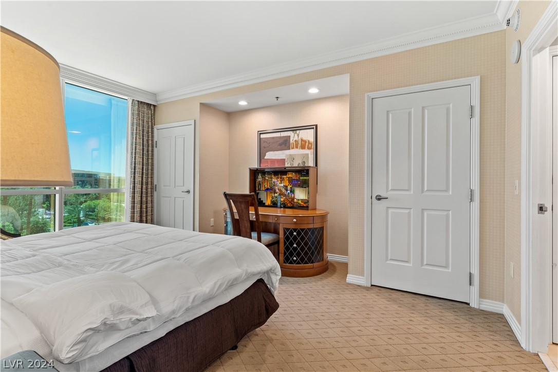 135 East Harmon Avenue 414