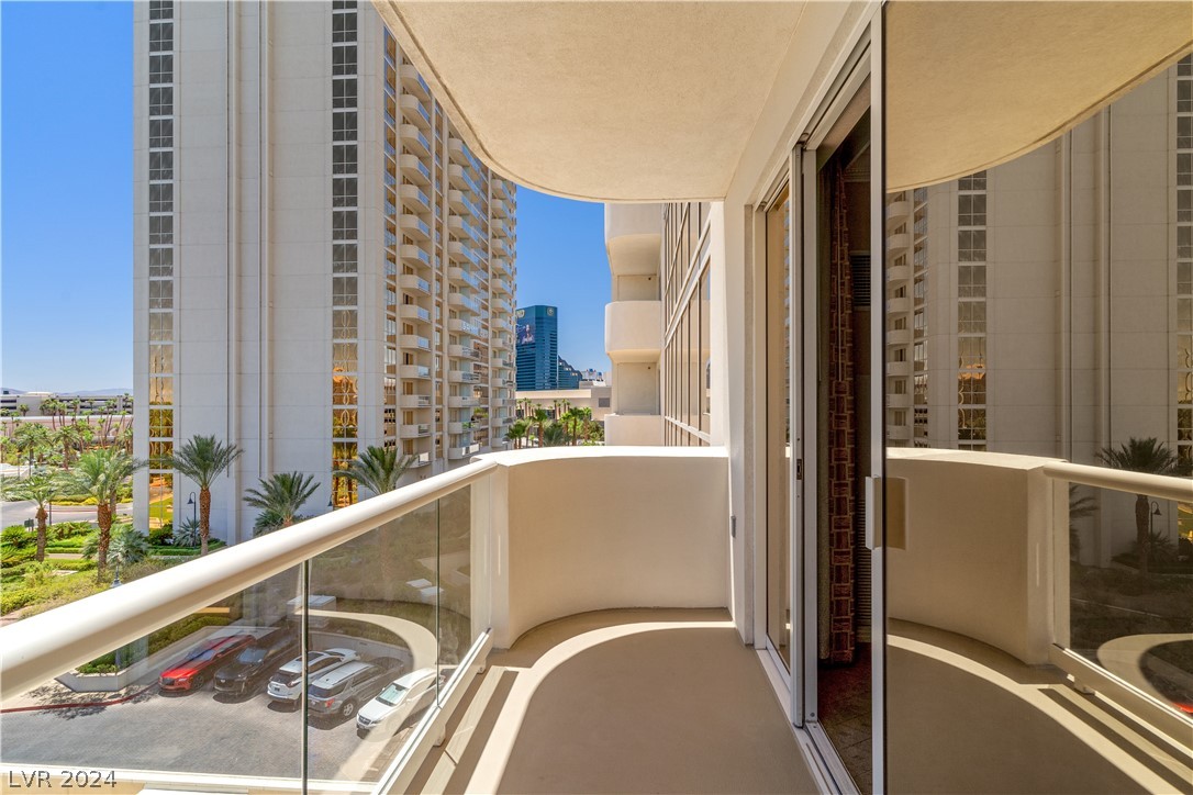 135 East Harmon Avenue 414