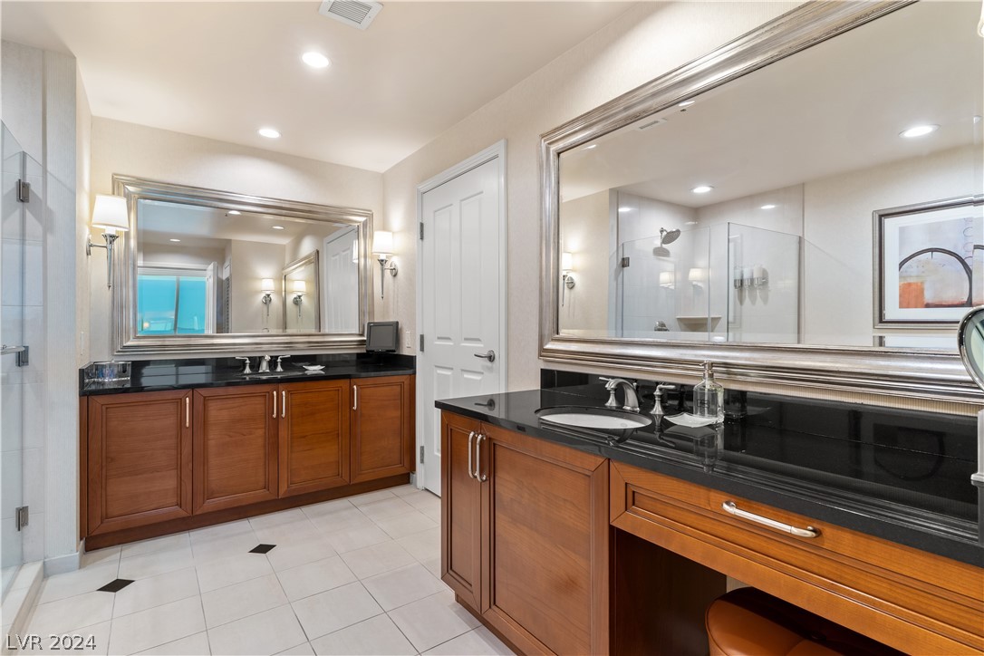 135 East Harmon Avenue 414