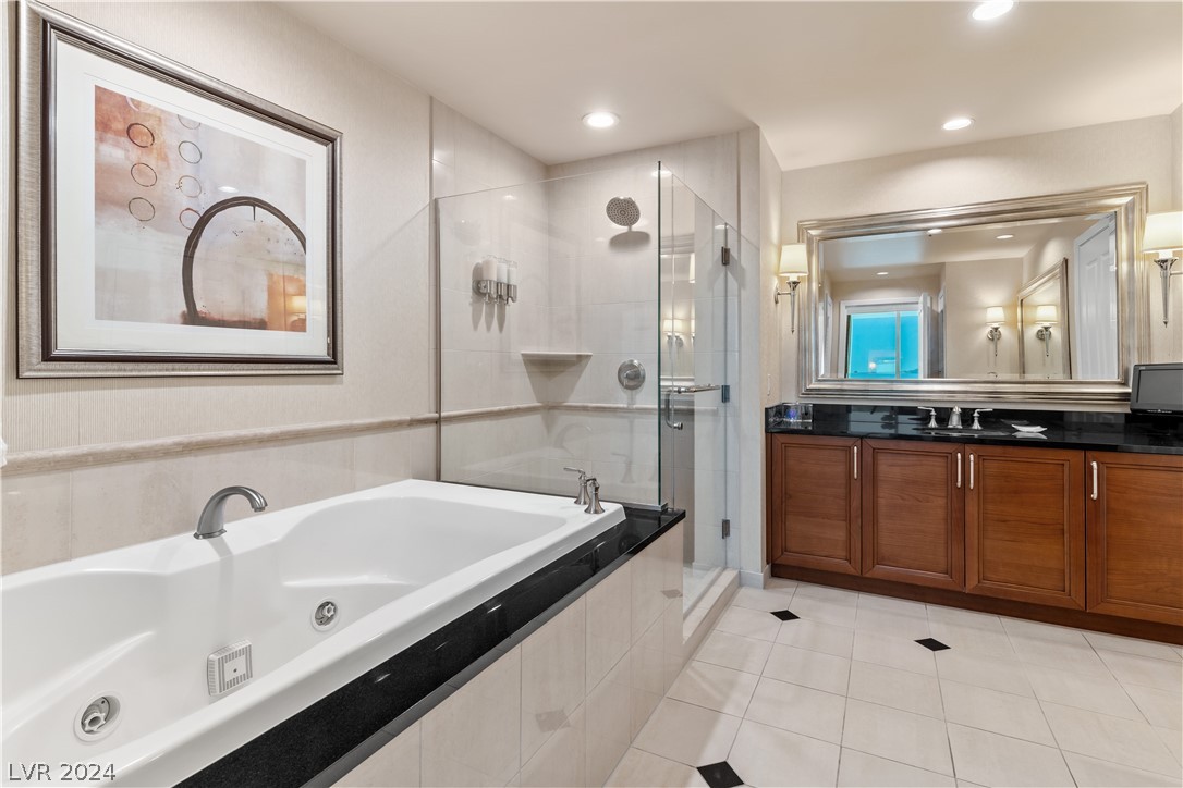 135 East Harmon Avenue 414