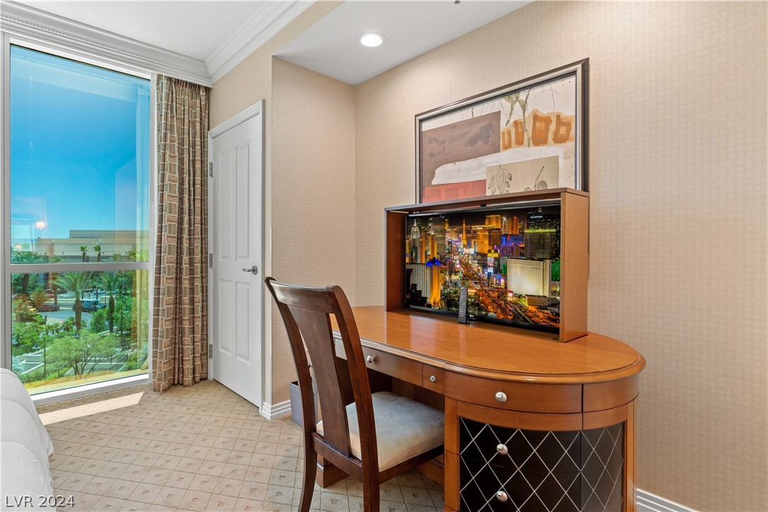 135 East Harmon Avenue 414