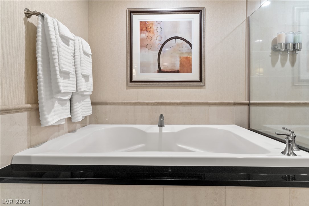 135 East Harmon Avenue 414