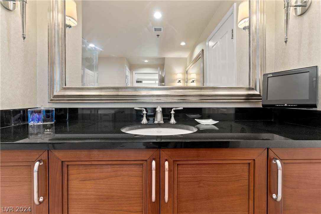 135 East Harmon Avenue 414