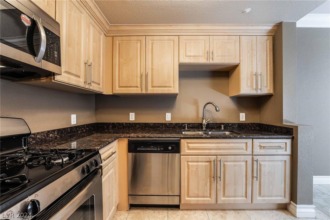 210 East Flamingo Road 402