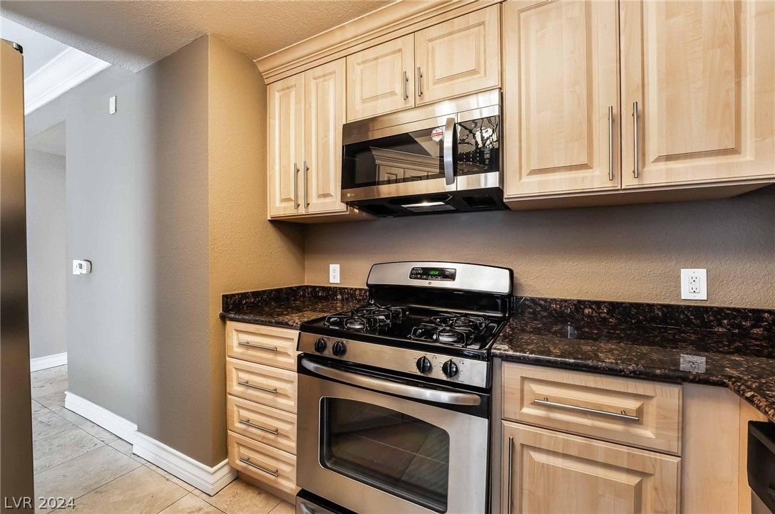 210 East Flamingo Road 402