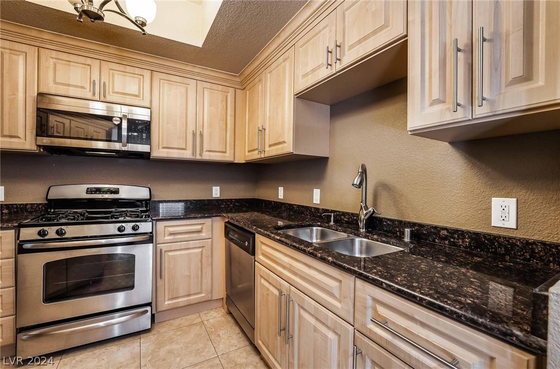 210 East Flamingo Road 402