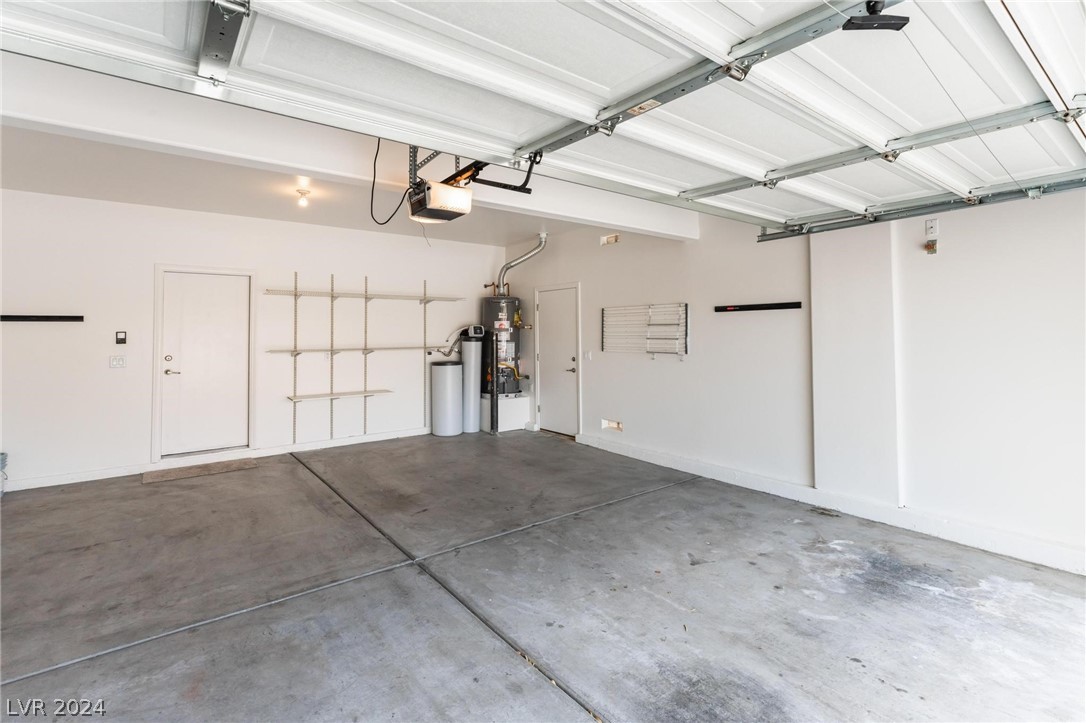 5003 Echo Shire Avenue