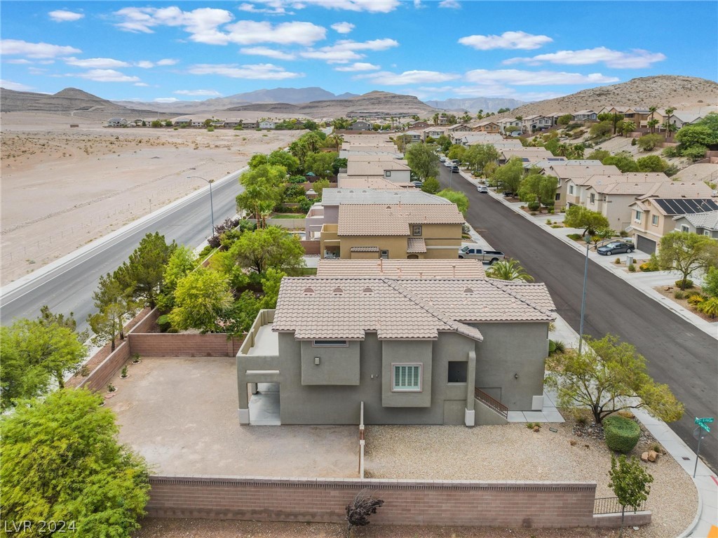 5003 Echo Shire Avenue