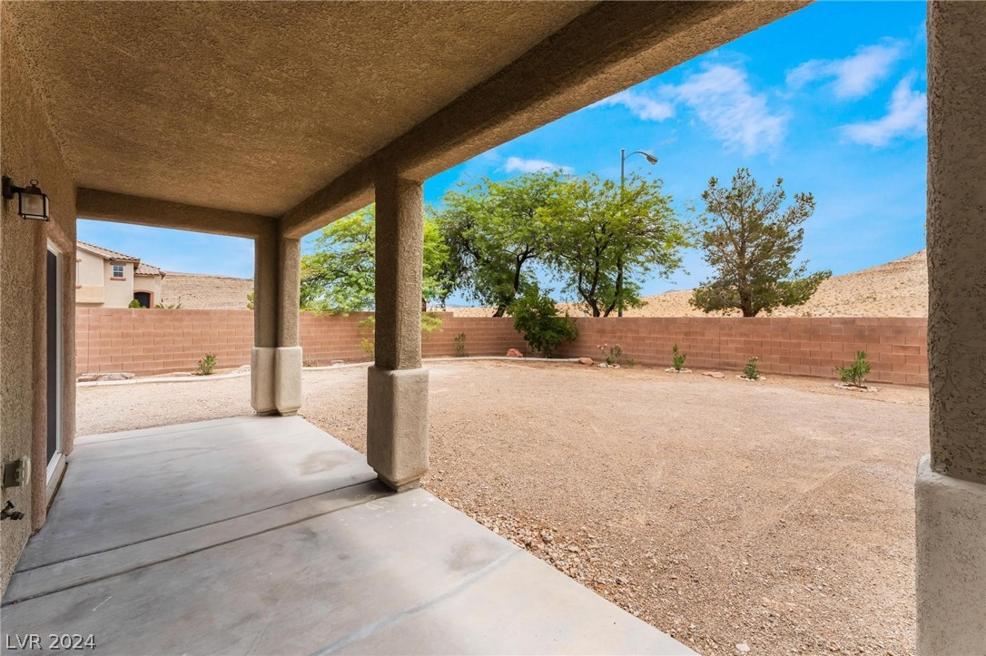 5003 Echo Shire Avenue