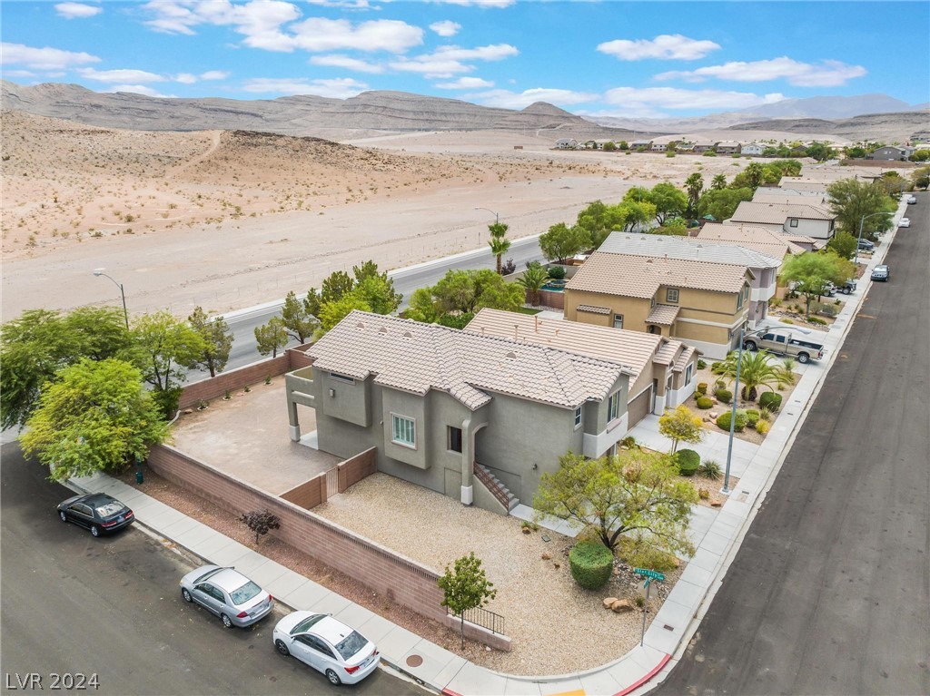 5003 Echo Shire Avenue