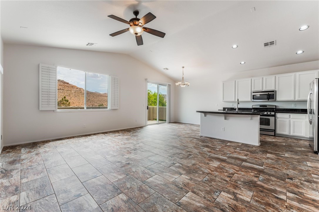 5003 Echo Shire Avenue