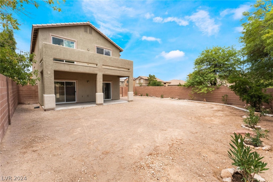 5003 Echo Shire Avenue