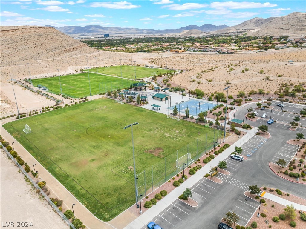 5003 Echo Shire Avenue