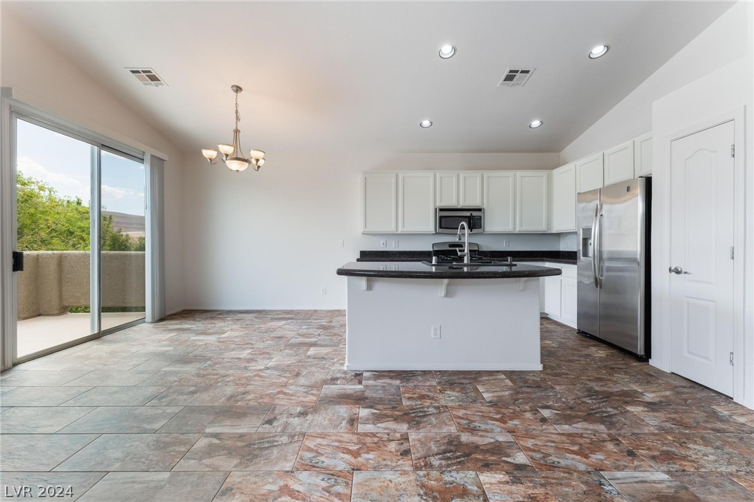 5003 Echo Shire Avenue