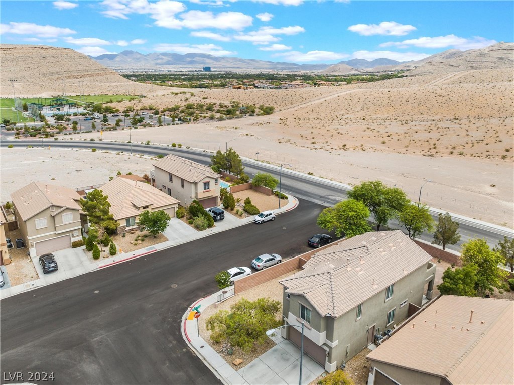 5003 Echo Shire Avenue