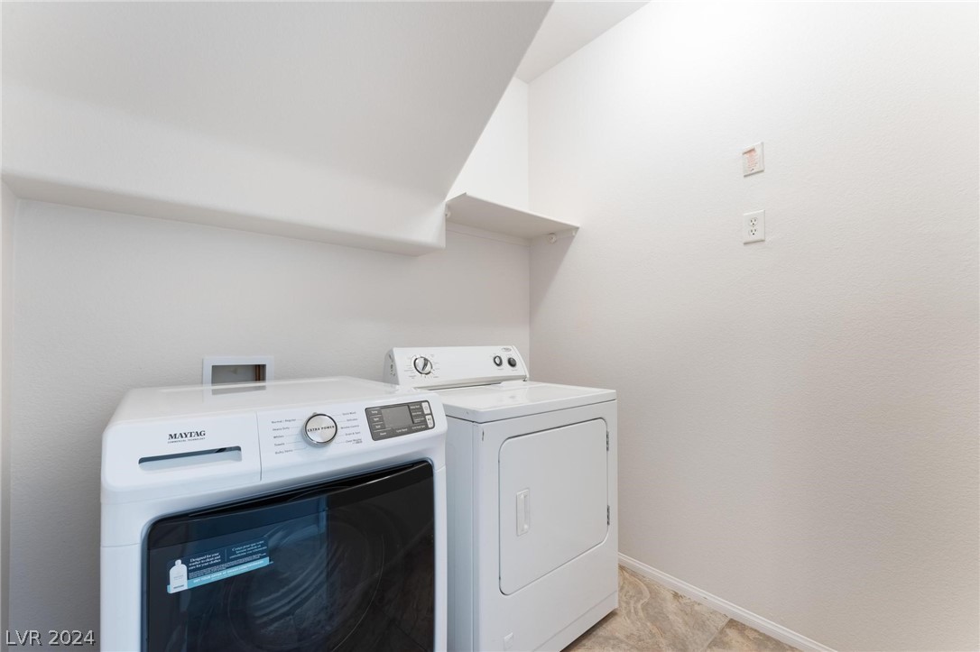 5003 Echo Shire Avenue