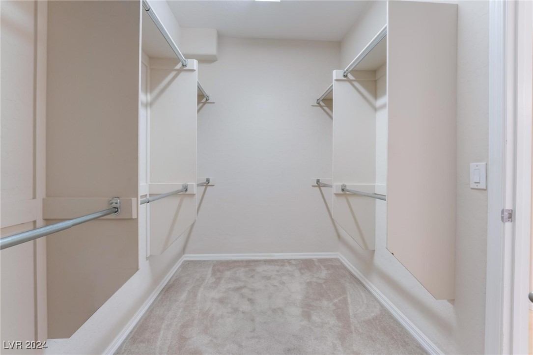 6724 Divers Loons Street