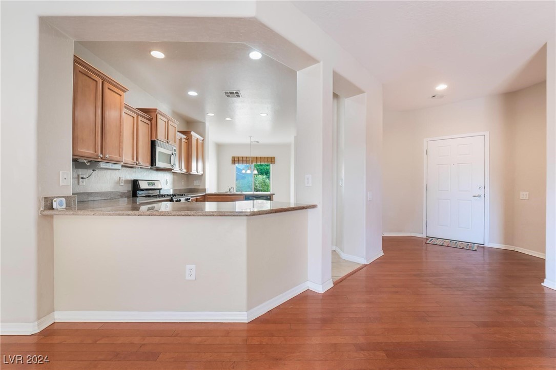 6724 Divers Loons Street