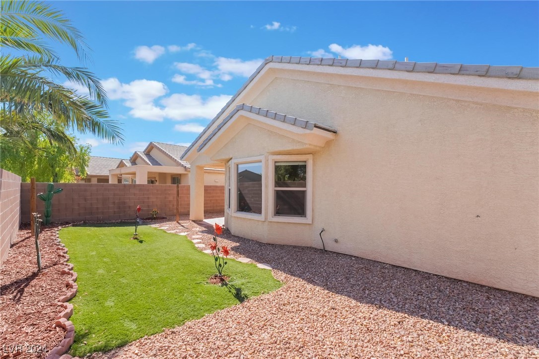 6724 Divers Loons Street