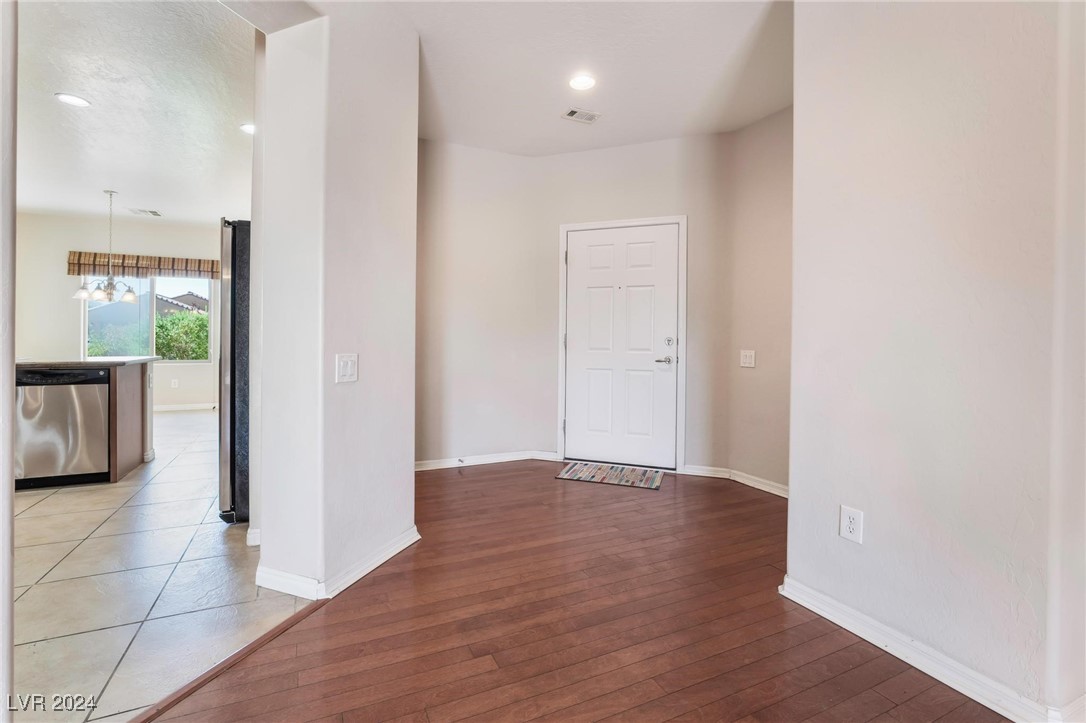 6724 Divers Loons Street