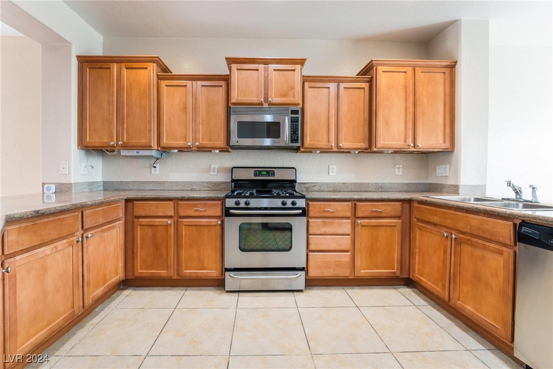 6724 Divers Loons Street