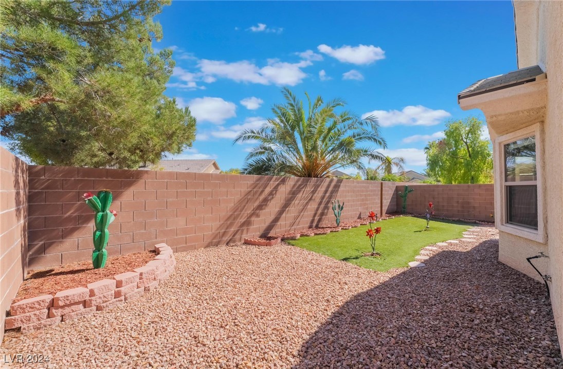 6724 Divers Loons Street