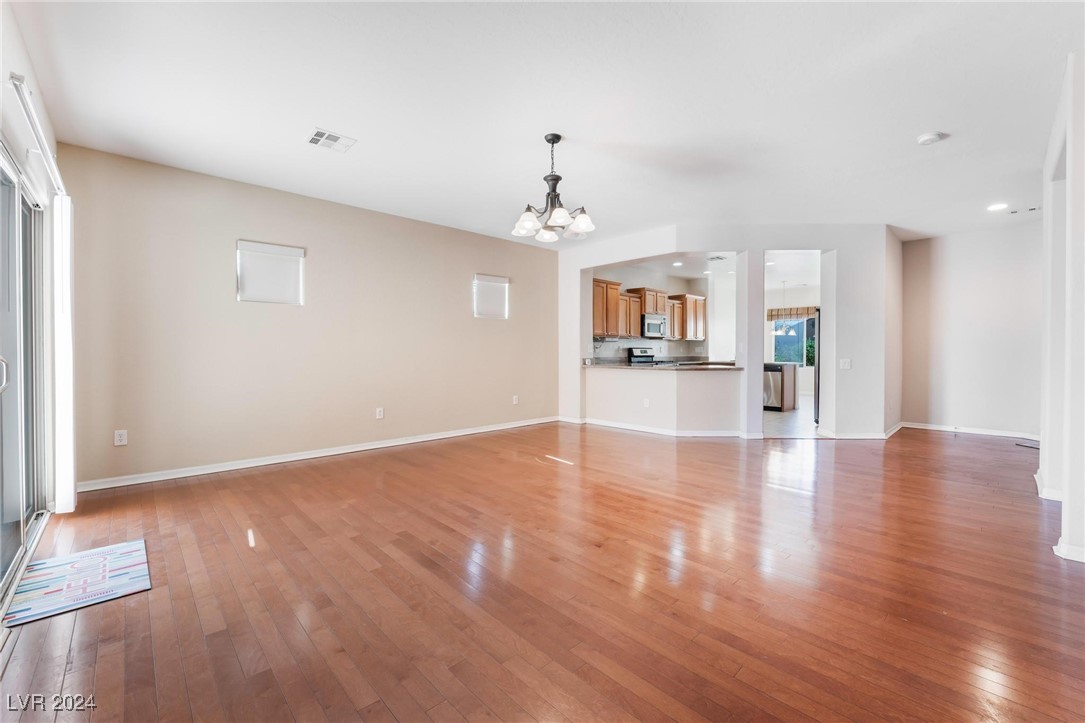 6724 Divers Loons Street