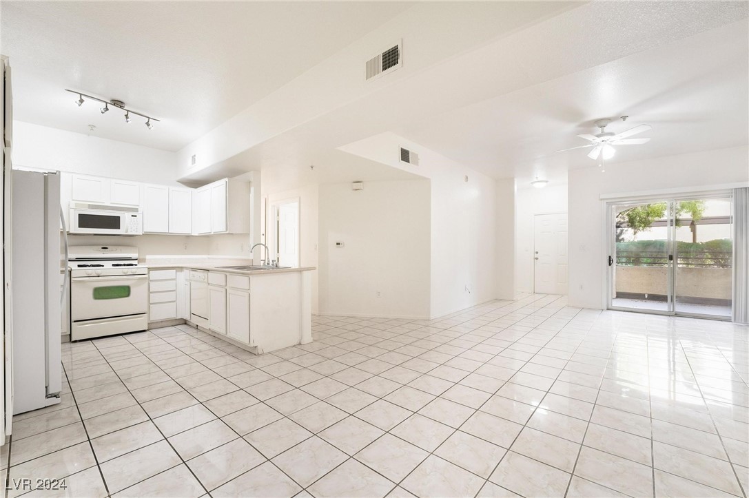 2291 West Horizon Ridge Parkway 5129