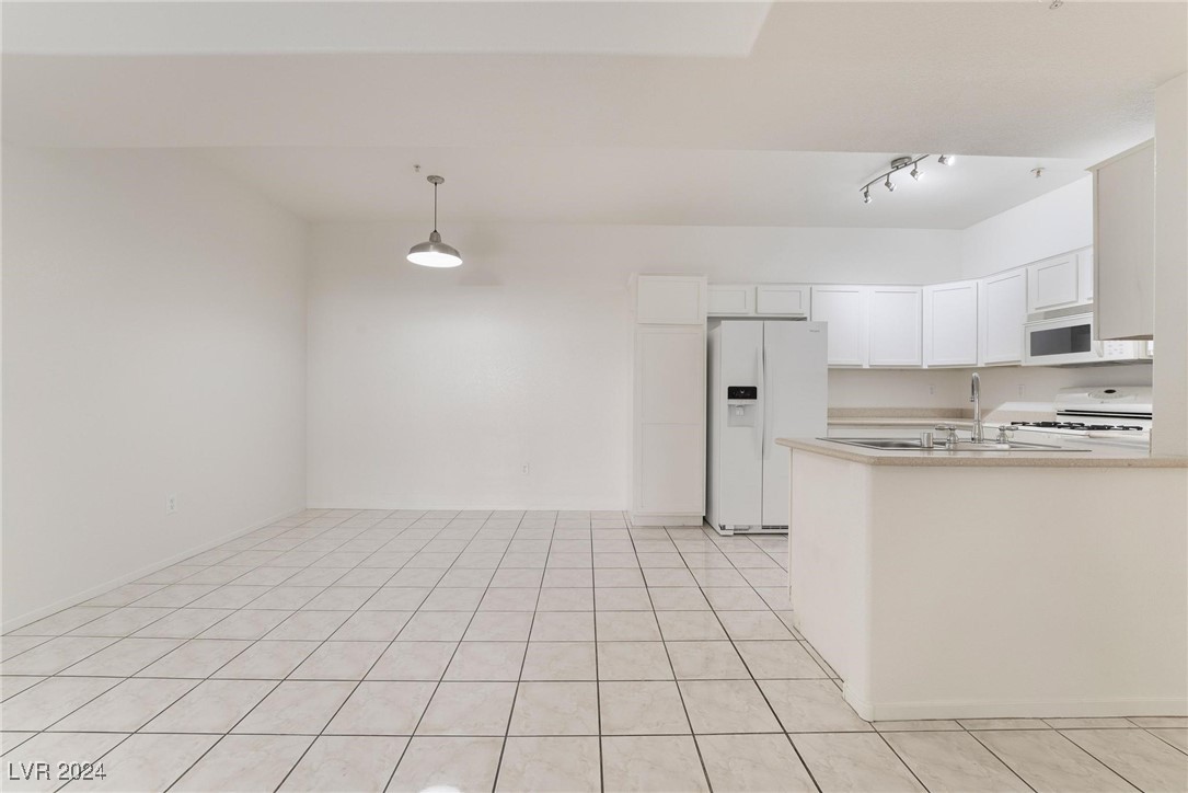 2291 West Horizon Ridge Parkway 5129