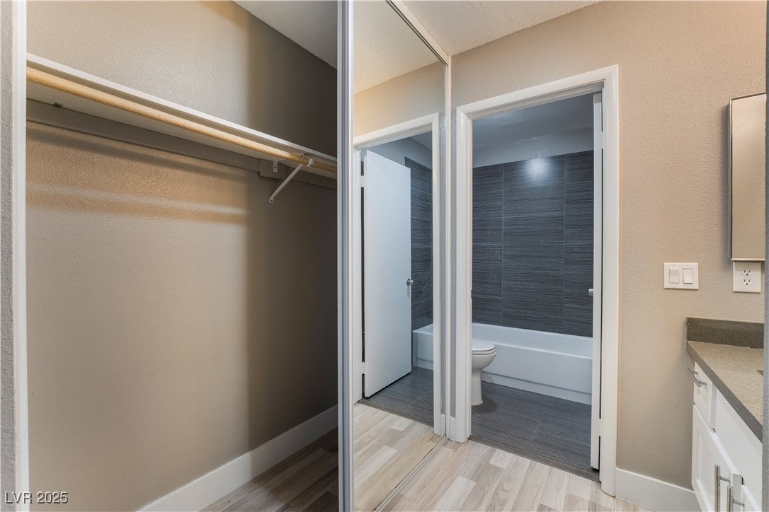 4890 Nara Vista Way 102