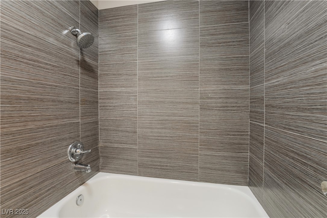 4890 Nara Vista Way 102