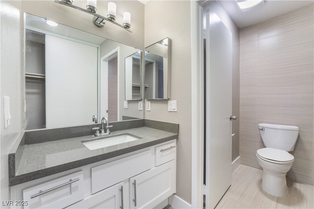 4890 Nara Vista Way 102