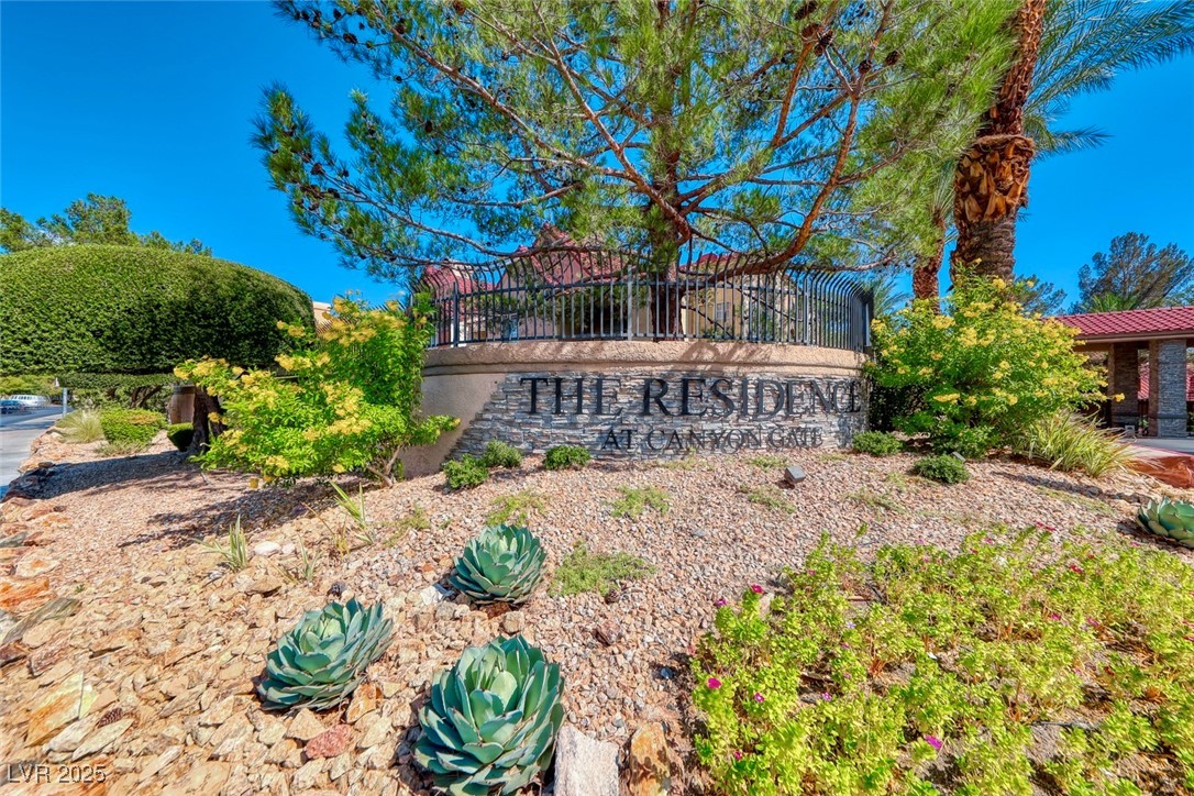 2200 South Fort Apache Road 2209