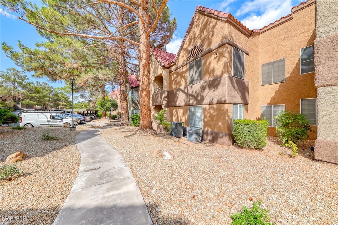 2200 South Fort Apache Road 2209