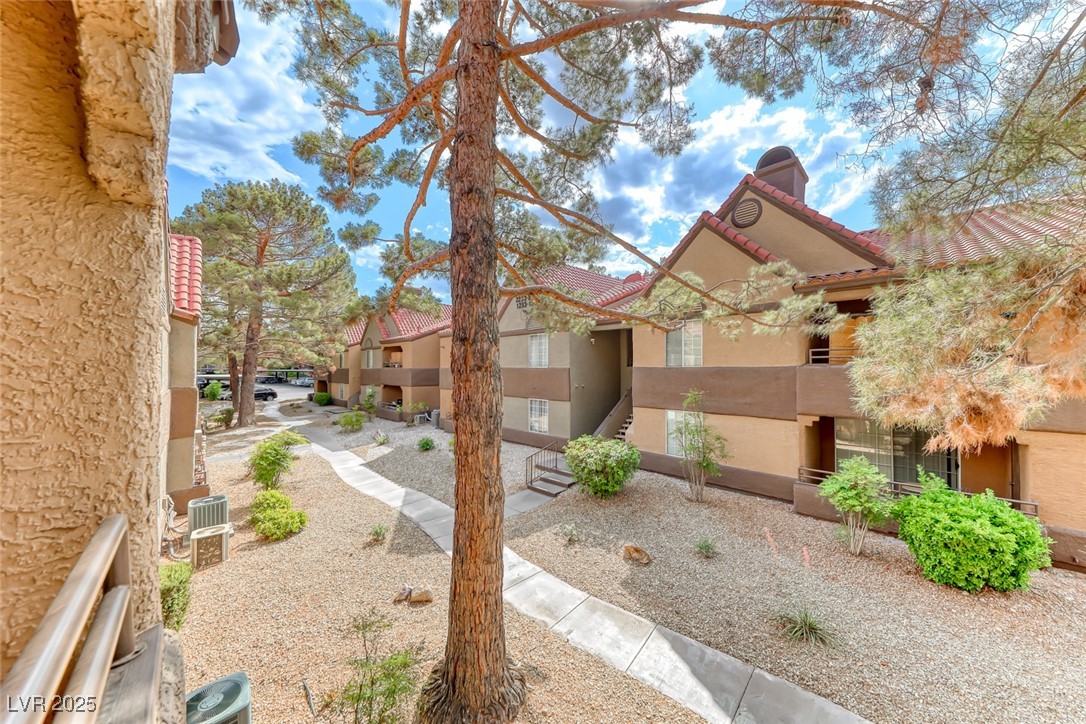 2200 South Fort Apache Road 2209