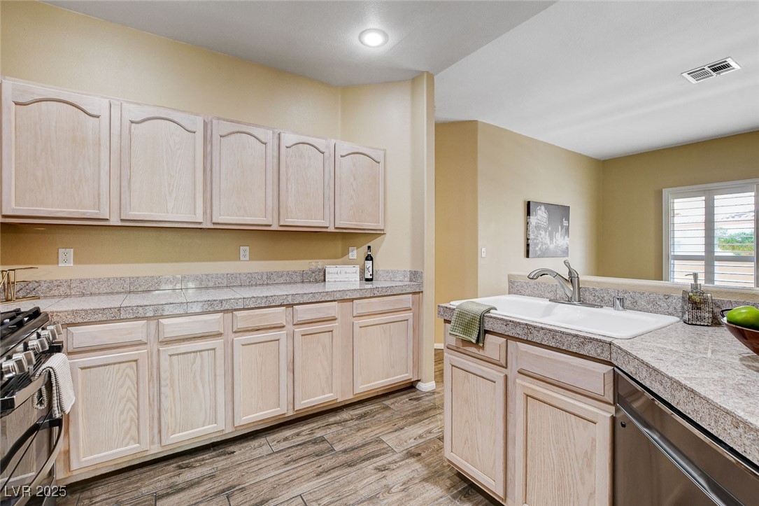 2050 West Warm Springs Road 4023