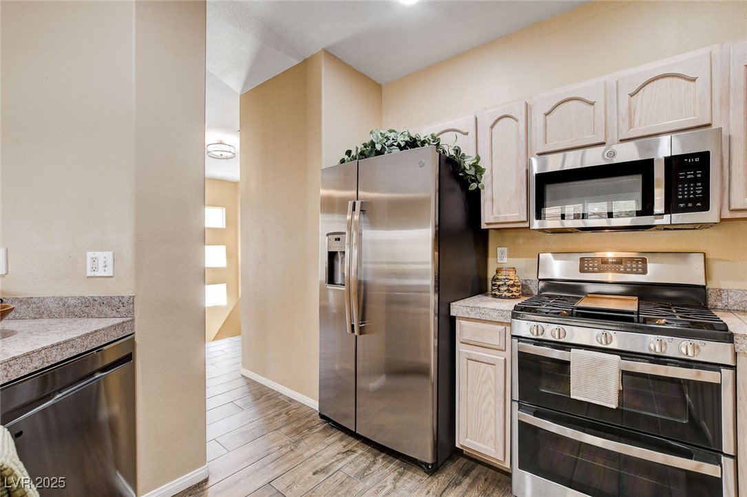 2050 West Warm Springs Road 4023