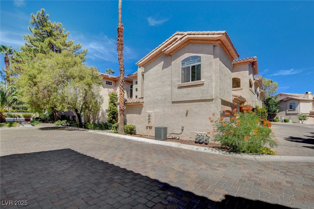 2050 West Warm Springs Road 4023