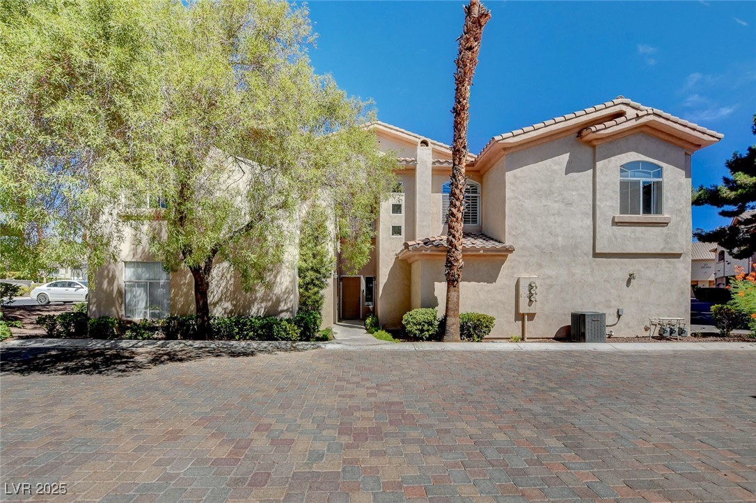 2050 West Warm Springs Road 4023