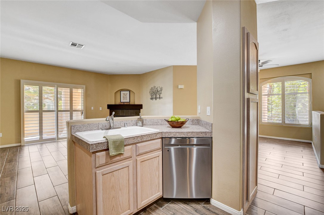 2050 West Warm Springs Road 4023