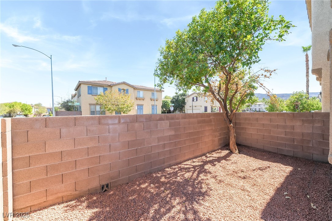 1242 La Ballena Trail