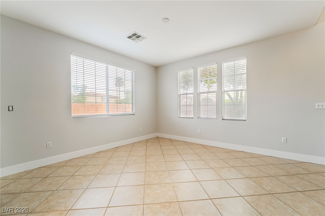 1242 La Ballena Trail