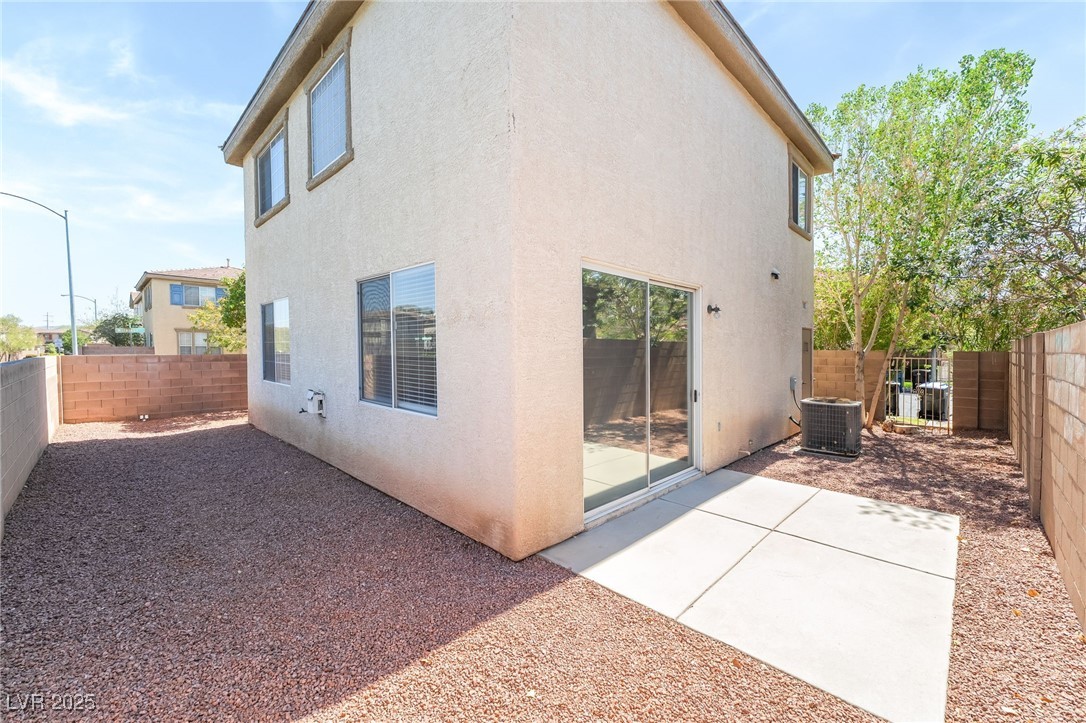 1242 La Ballena Trail