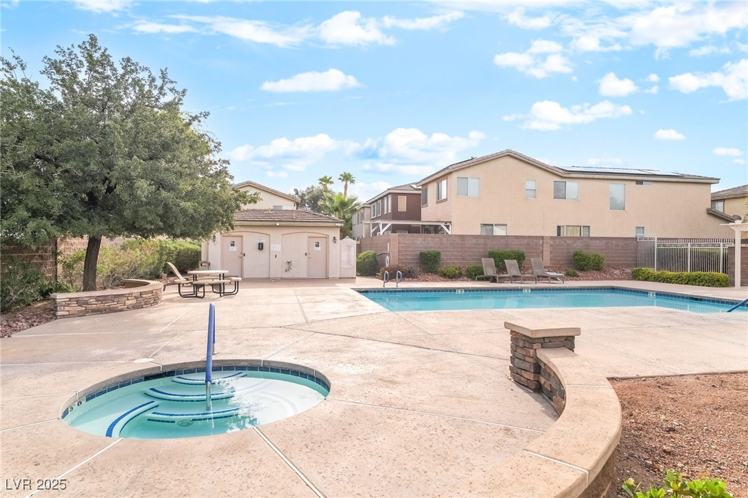 1242 La Ballena Trail