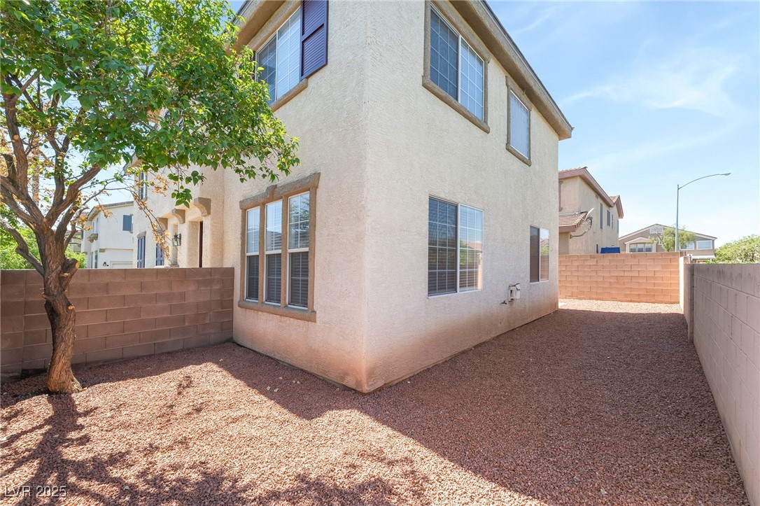 1242 La Ballena Trail