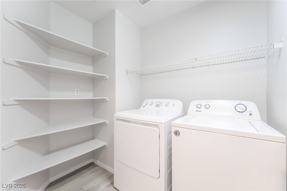 1242 La Ballena Trail