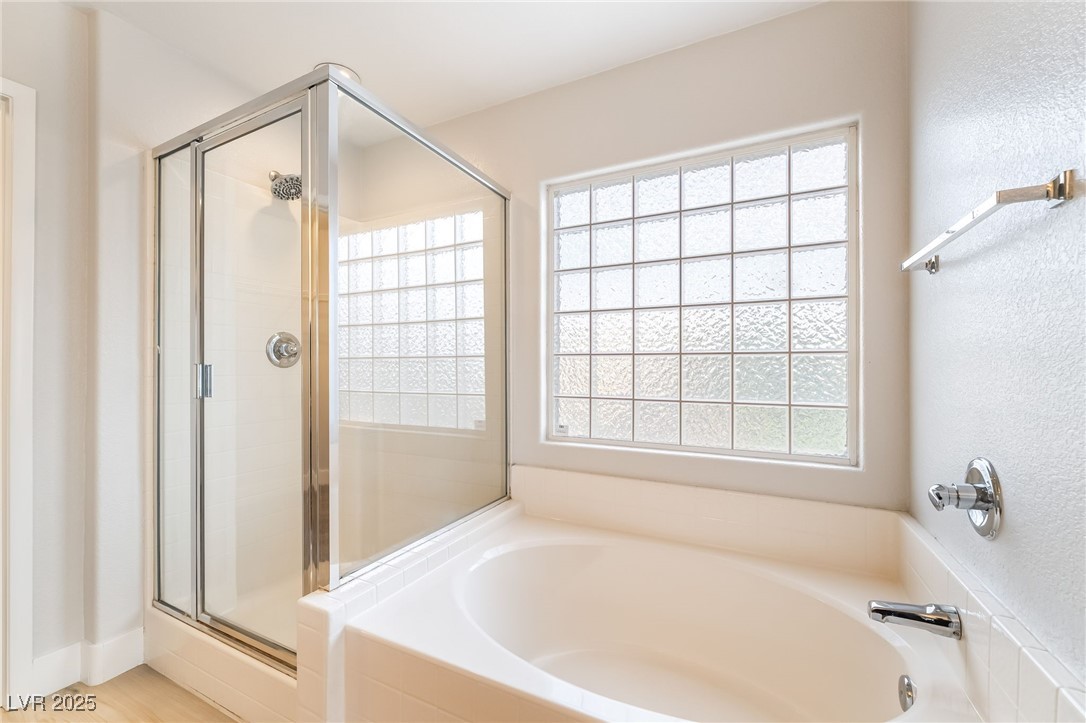 1242 La Ballena Trail