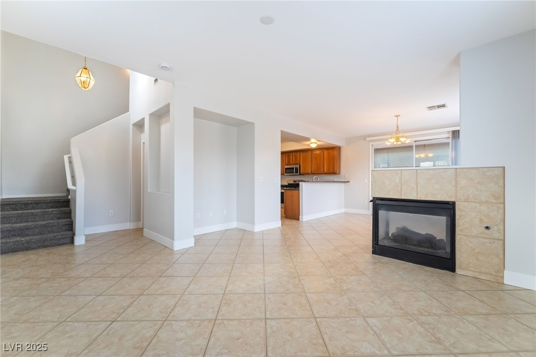 1242 La Ballena Trail