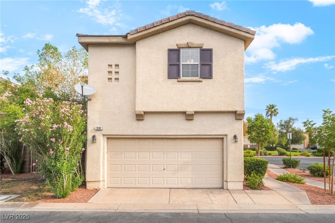 1242 La Ballena Trail